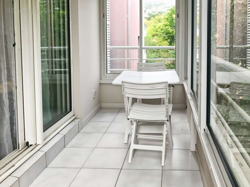 Investissement locatif – Studio vendu loué résidence les Terrasses de Moulin Joli la Possession - photo 2