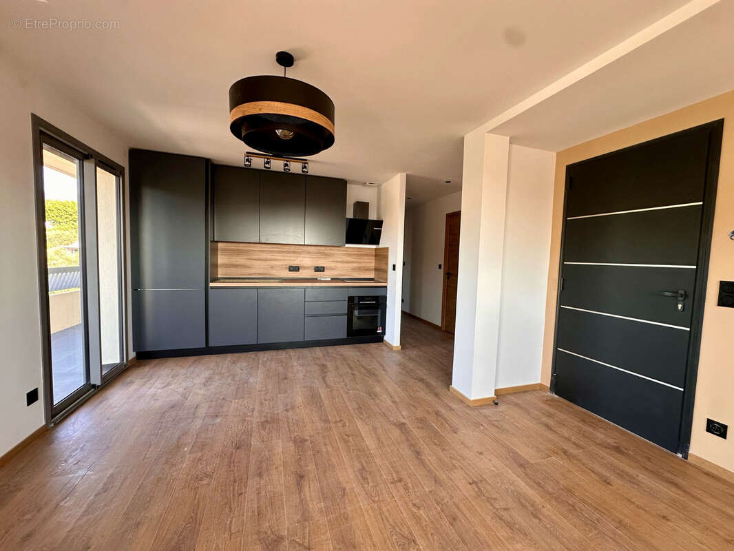 Appartement à VENCE