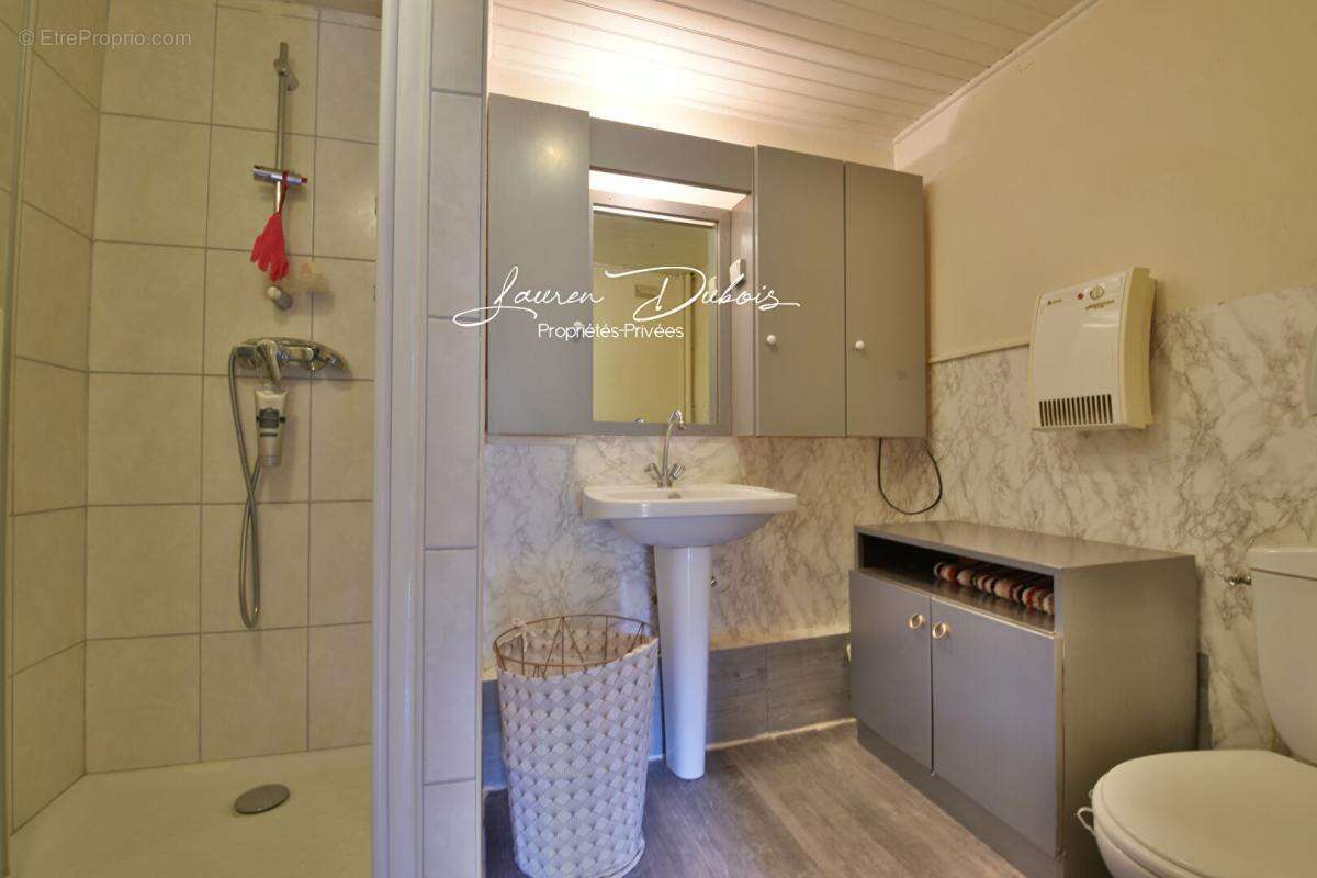 TURRIERS - Maison de village avec terrasse et cave - photo 12