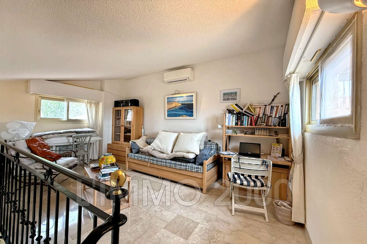 Appartement à VALLAURIS