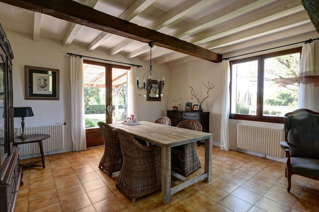 Maison à PINEL-HAUTERIVE