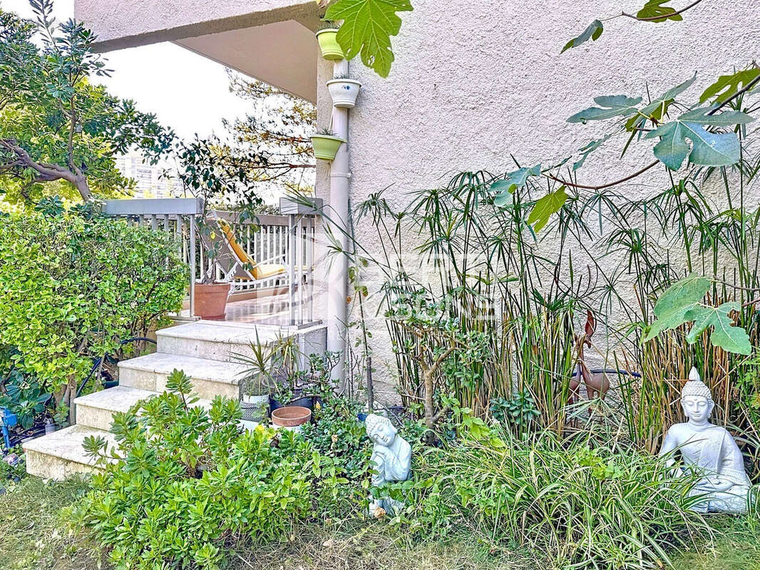 Exclusivite  - appartement 2 pieces renove - terrasse - jardin 100m² - parking - cave - photo 6