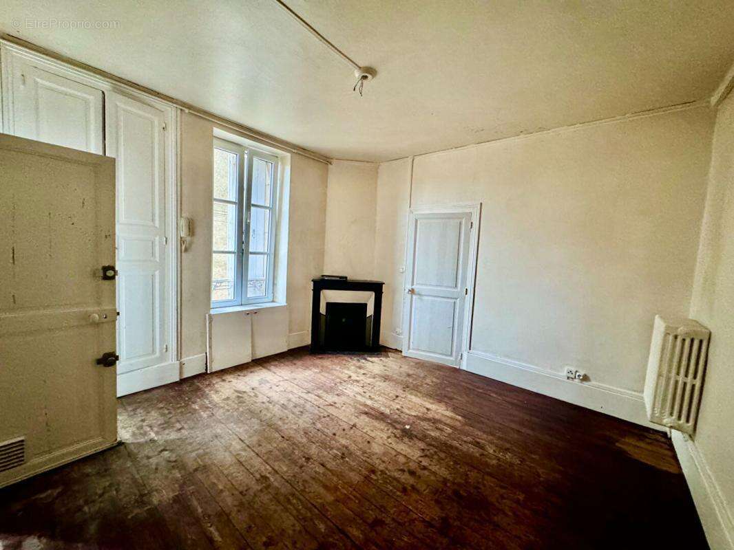 Appartement à LA CHARITE-SUR-LOIRE