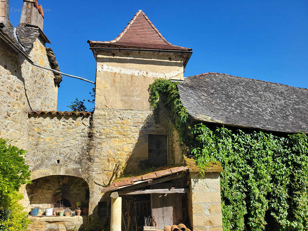 Maison de caractère de 200 m² avec dépendances et terrain de 6 800 m² - photo 18
