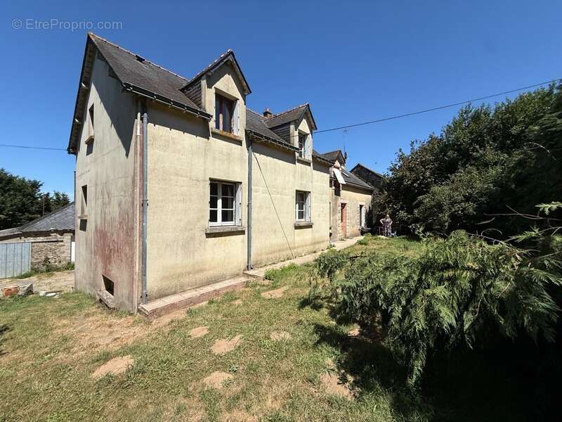 Longère en pierre – 150,76 m² – 6 pièces – 5 chambres – Terrain 6 345 m² – Dépendances – Hangar – Sous-sol complet - photo 26