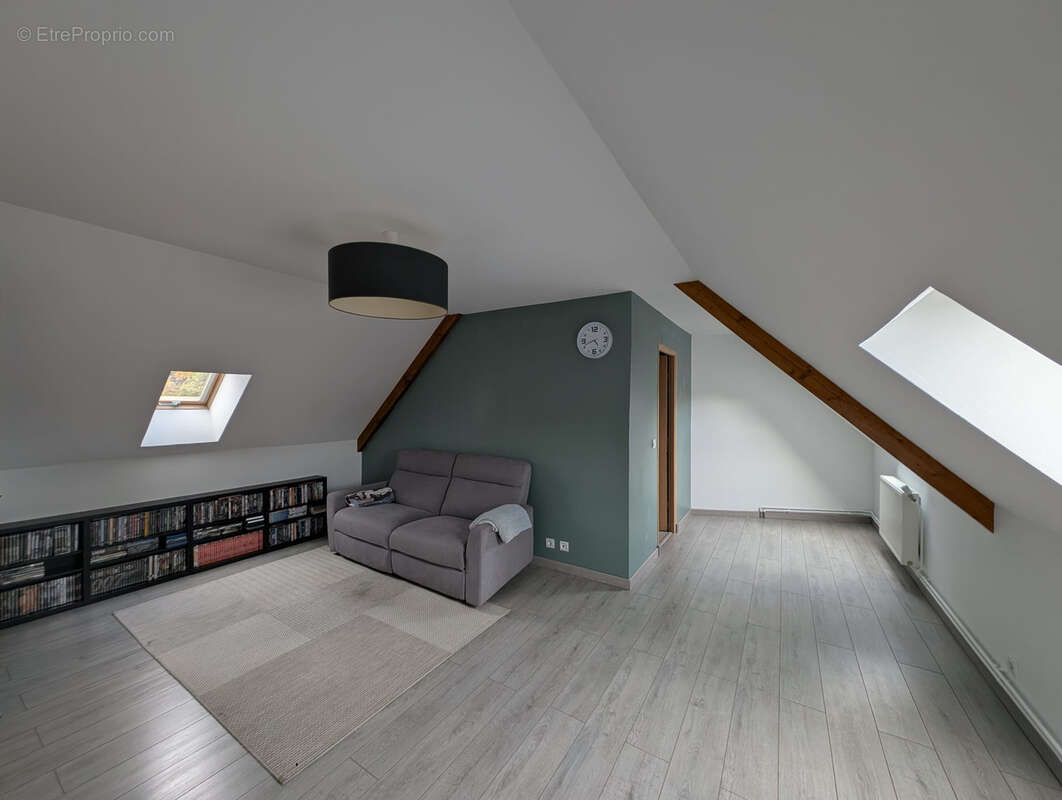 Maison à SAINTE-GENEVIEVE-DES-BOIS