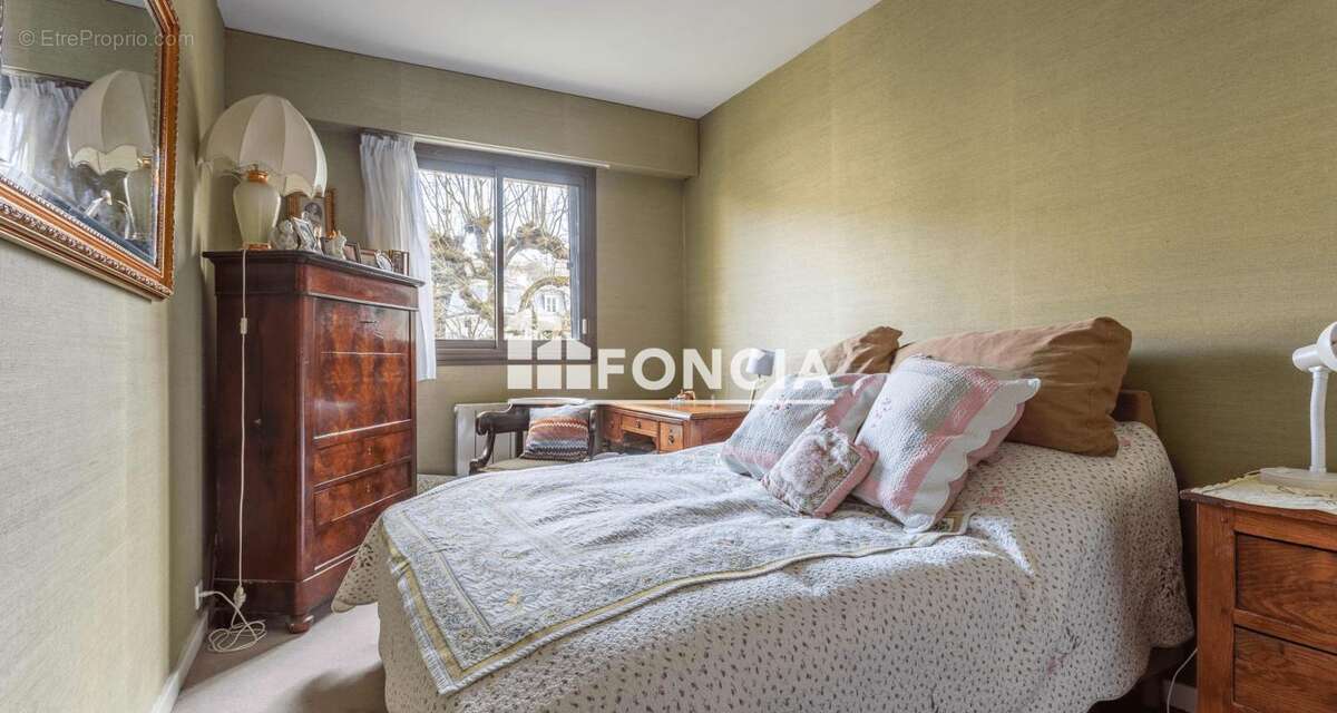 Appartement à BOURG-LA-REINE