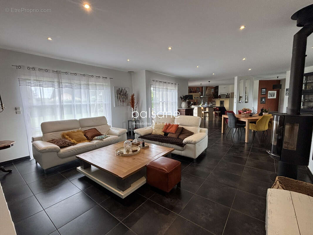 Maison à VILLERS-ECALLES