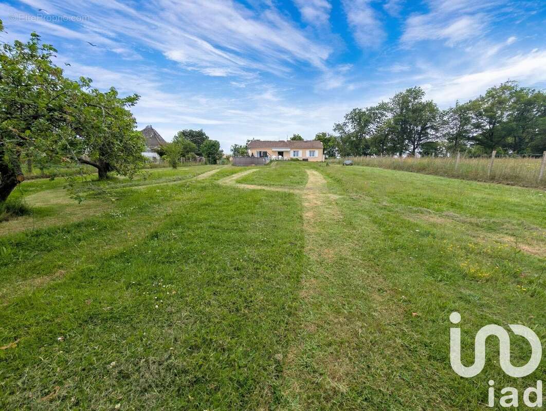 Photo 3 - Maison à LUSSAC-LES-CHATEAUX