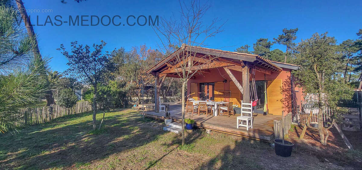 Maison à VENDAYS-MONTALIVET