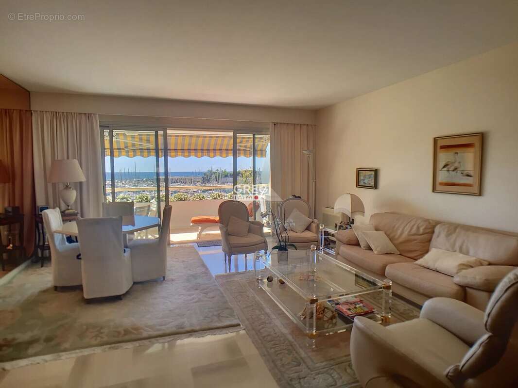 Appartement à VILLENEUVE-LOUBET