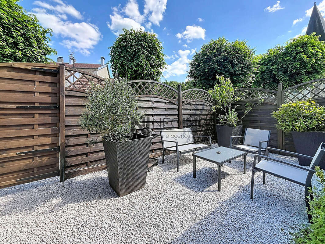 Appartement à BOURG-SAINTE-MARIE