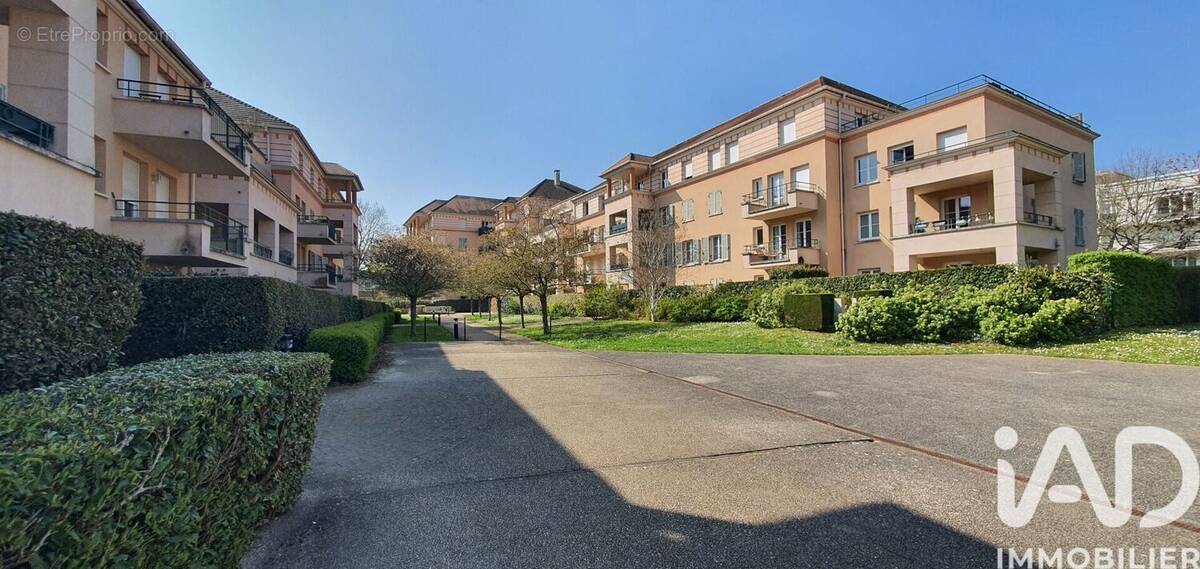 Photo 1 - Appartement à ELANCOURT