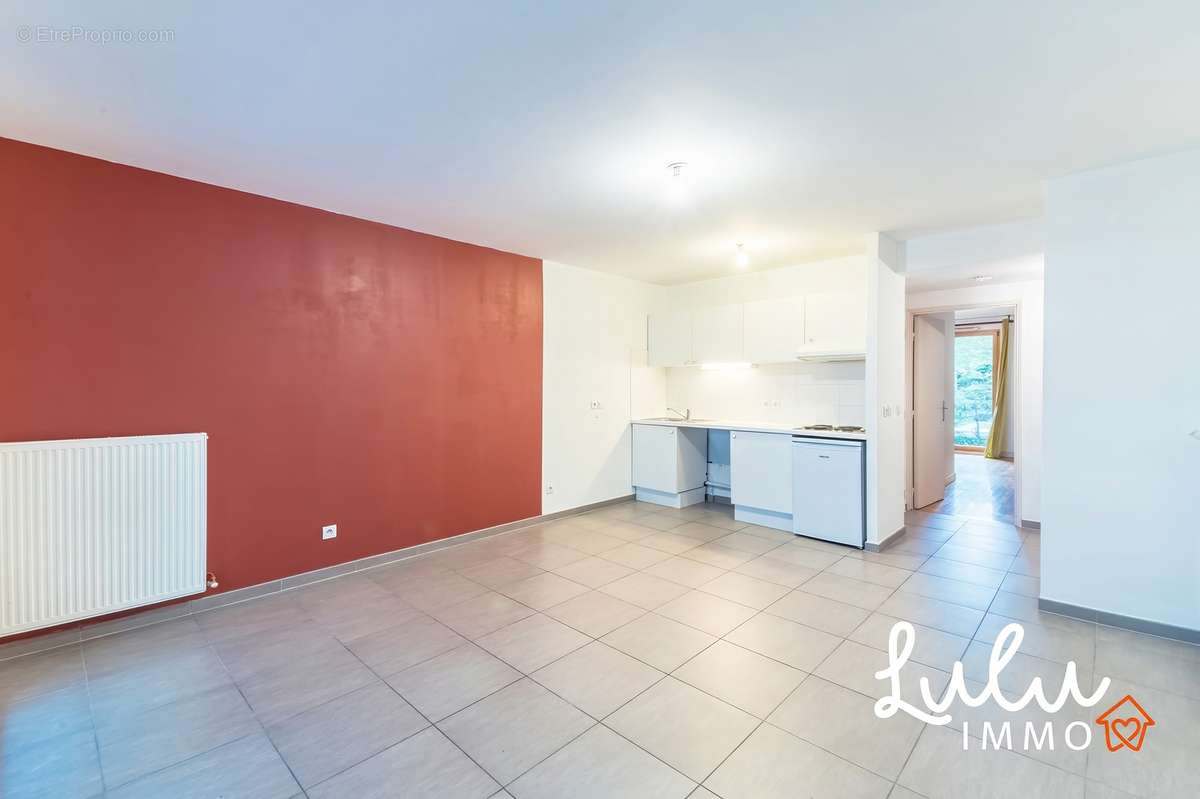 VILLEURBANNE - Appartement T2 47m2, balcon, terrasse et garage  - photo 2