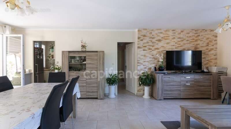 Maison à vendre 3 pièces LA ROQUEBRUSSANNE (83) - photo 7