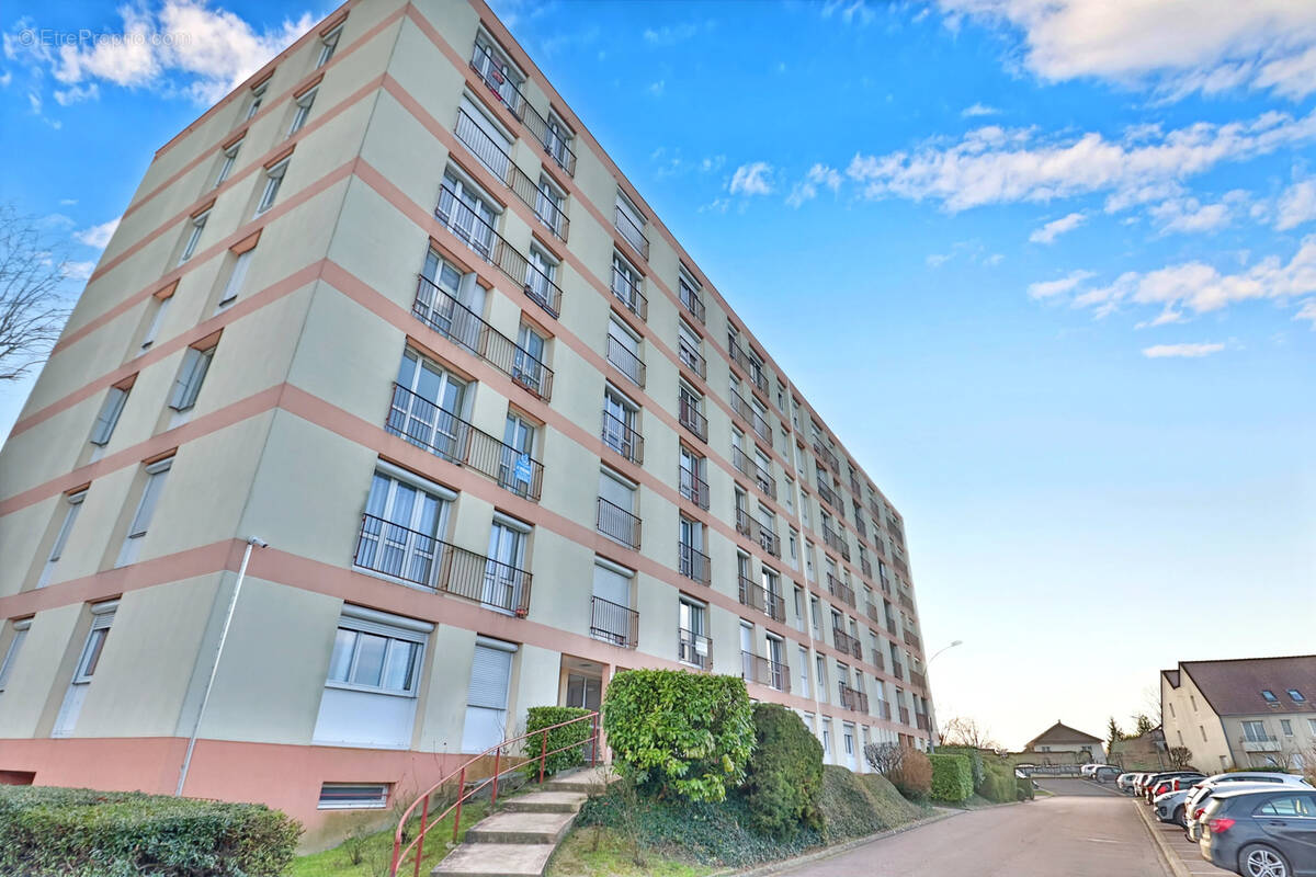 Appartement à LA CHAPELLE-SAINT-LUC