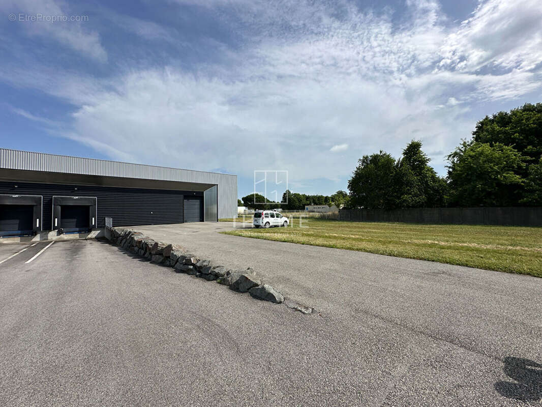 Commerce à LA CHAPELLE-ACHARD