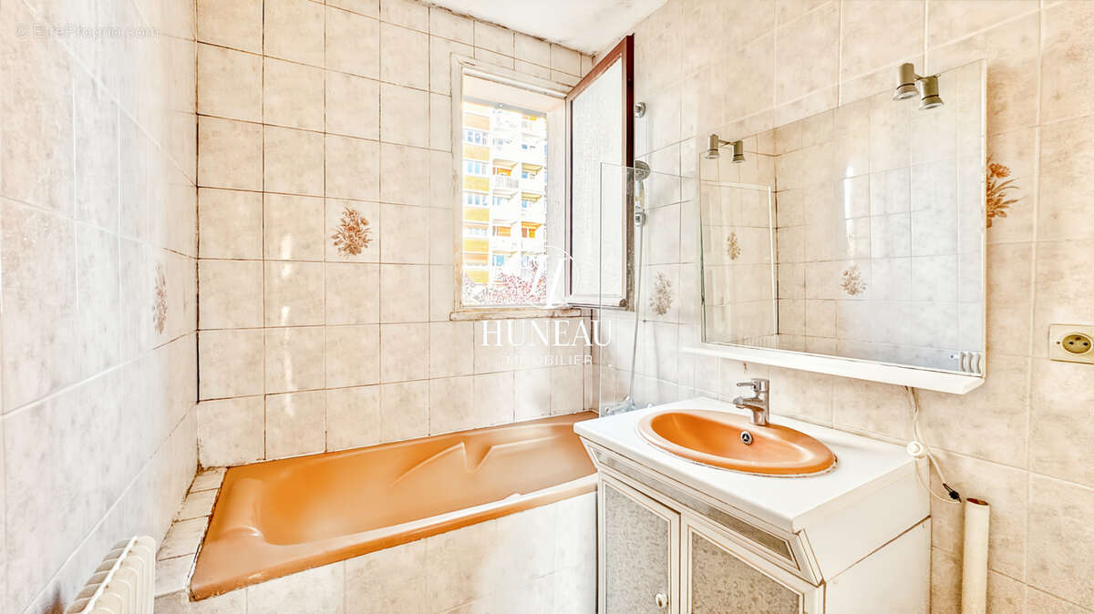 Appartement à PARIS-19E