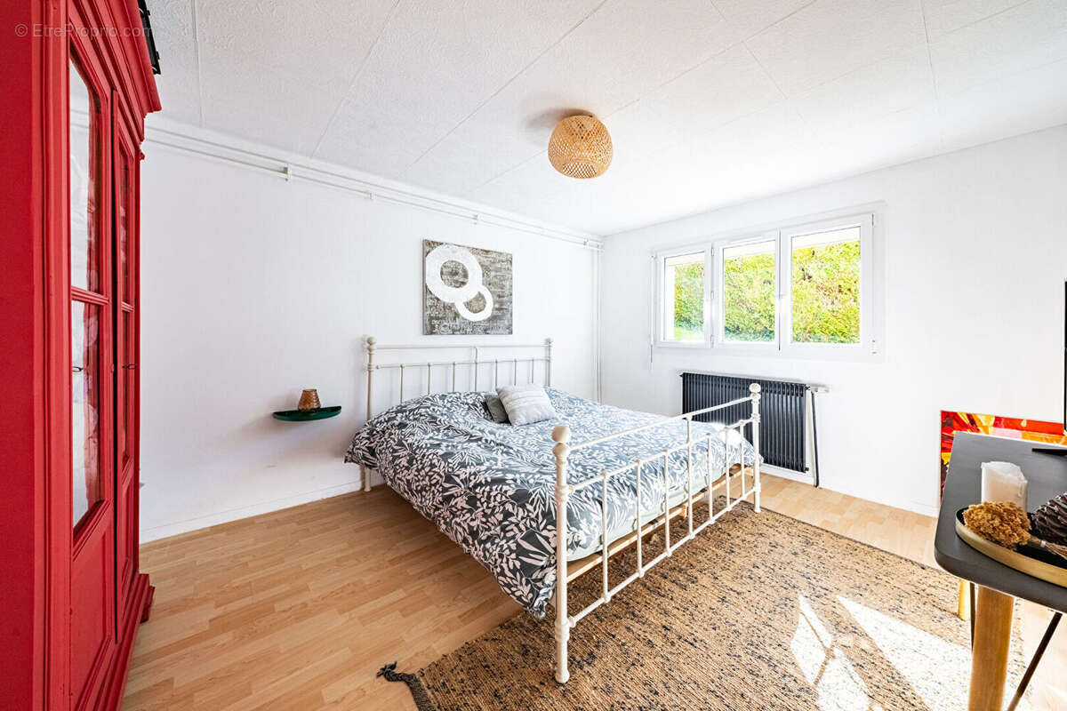 Maison à BELLENEUVE