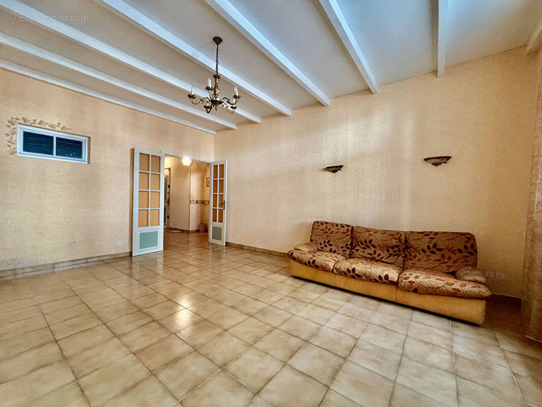 Appartement à MARSEILLE-2E