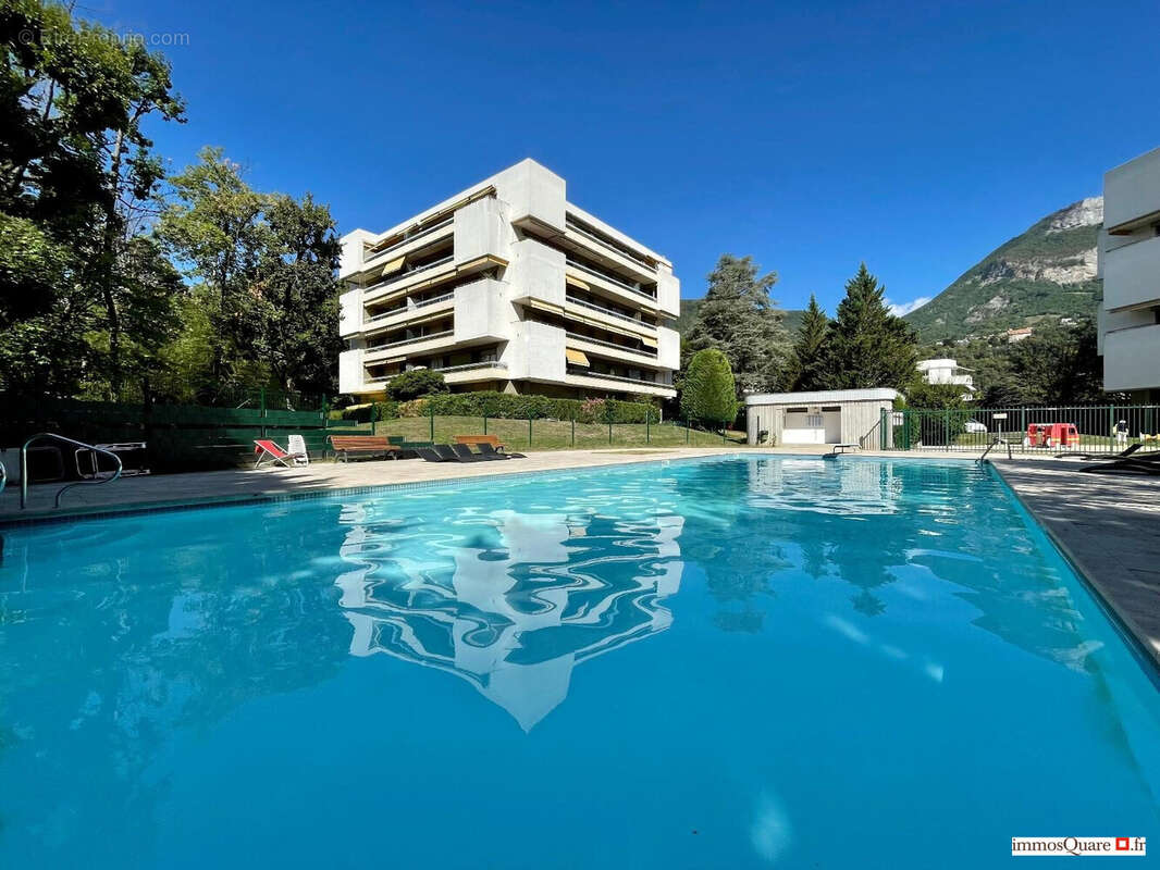 Appartement à MEYLAN