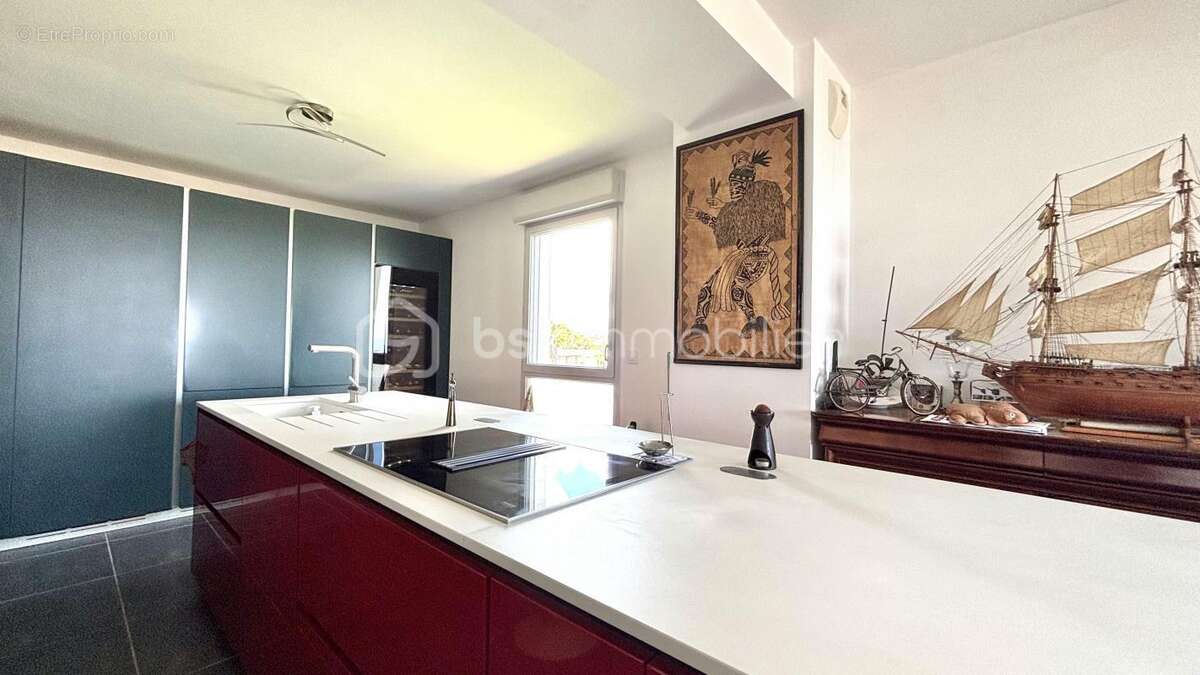 Appartement 3 pièces en toit-terrasse avec vue mer imprenable - photo 5