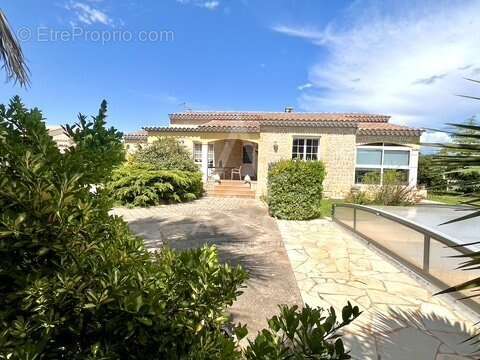 Villa avec piscine de plain pied - photo 8