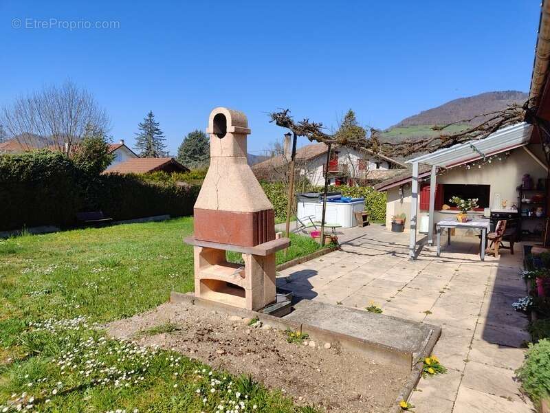 Maison à SAINT-ETIENNE-DE-CROSSEY