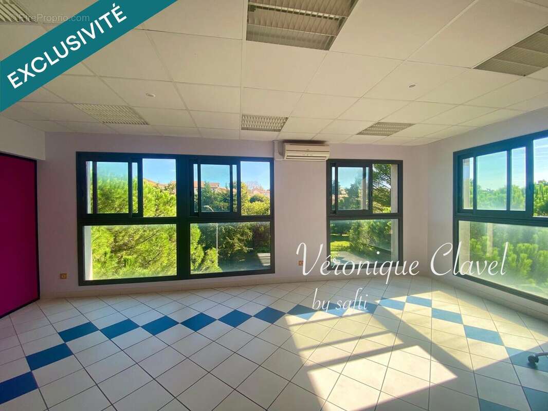 Photo 4 - Commerce à UZES