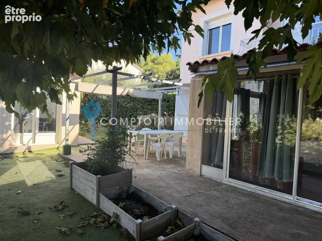 A VENDRE - NIMES - SECTEUR CHU CAREMEAU - MAISON 6 Pieces 136 m2 avec jardin arbore, véranda et dépendance - photo 21