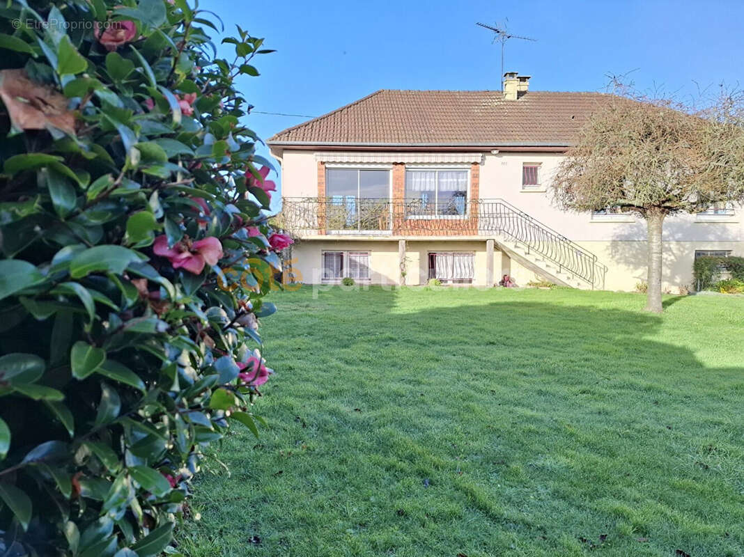 Maison à SAINT-OVIN