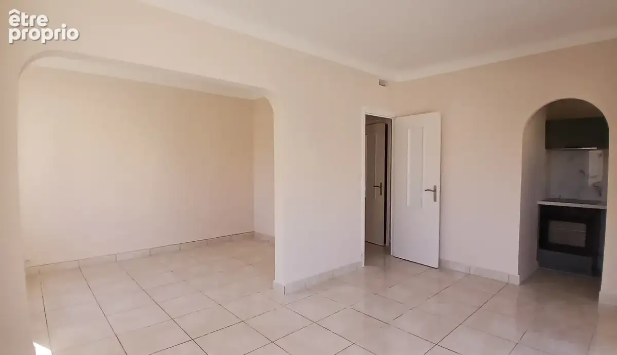Appartement entièrement rénové à distance à pied de la mer. - photo 6