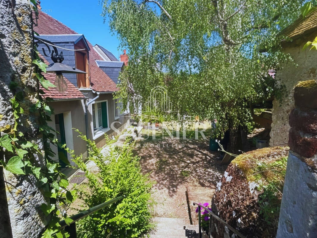 Maison à MONTHOU-SUR-BIEVRE