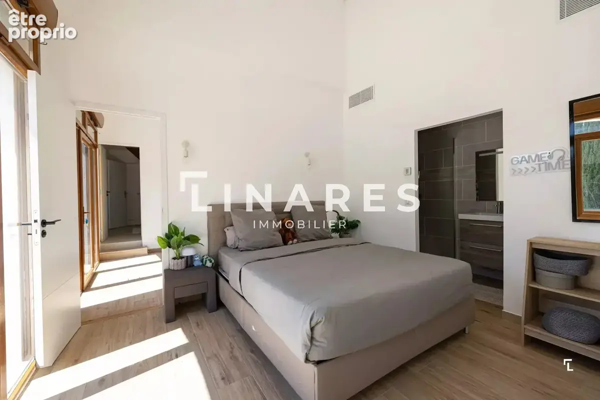 L'ICONIQUE - Villa T6 de 343m² - Dépendance - Piscine - Court de tennis - Terrain de 8000m² - 13420 GEMENOS - photo 18