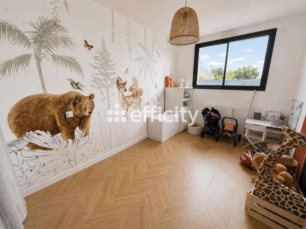 Maison 150 m² à Saint-Erblon  - photo 7
