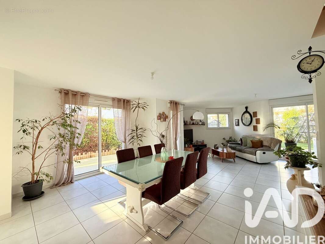 Photo 2 - Maison à L'HUISSERIE