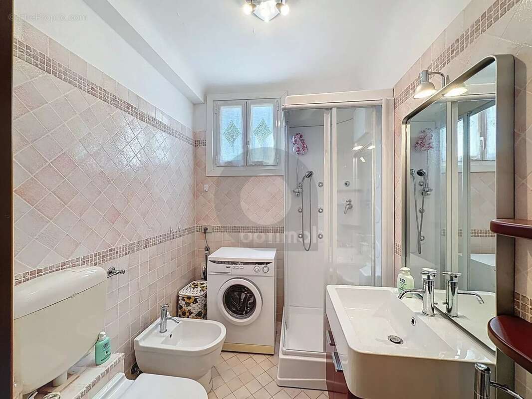 Appartement à ROQUEBRUNE-CAP-MARTIN