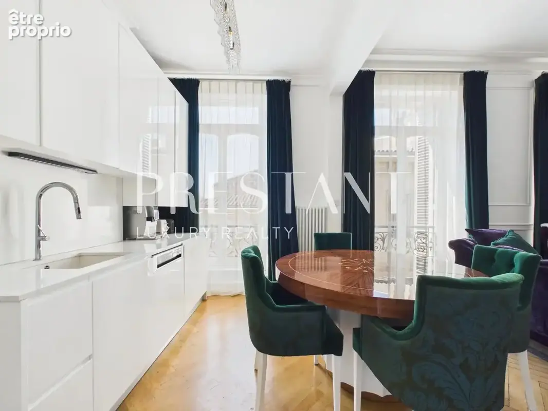 Triangle D'Or - Appartement haussmanien 95m² - photo 4