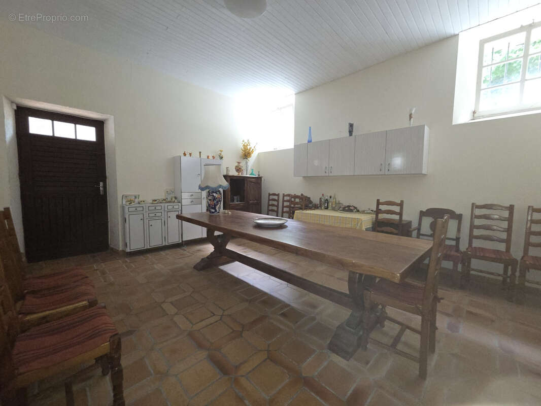 À découvrir   Authentique bâtisse de caractère au cœur du village - photo 10