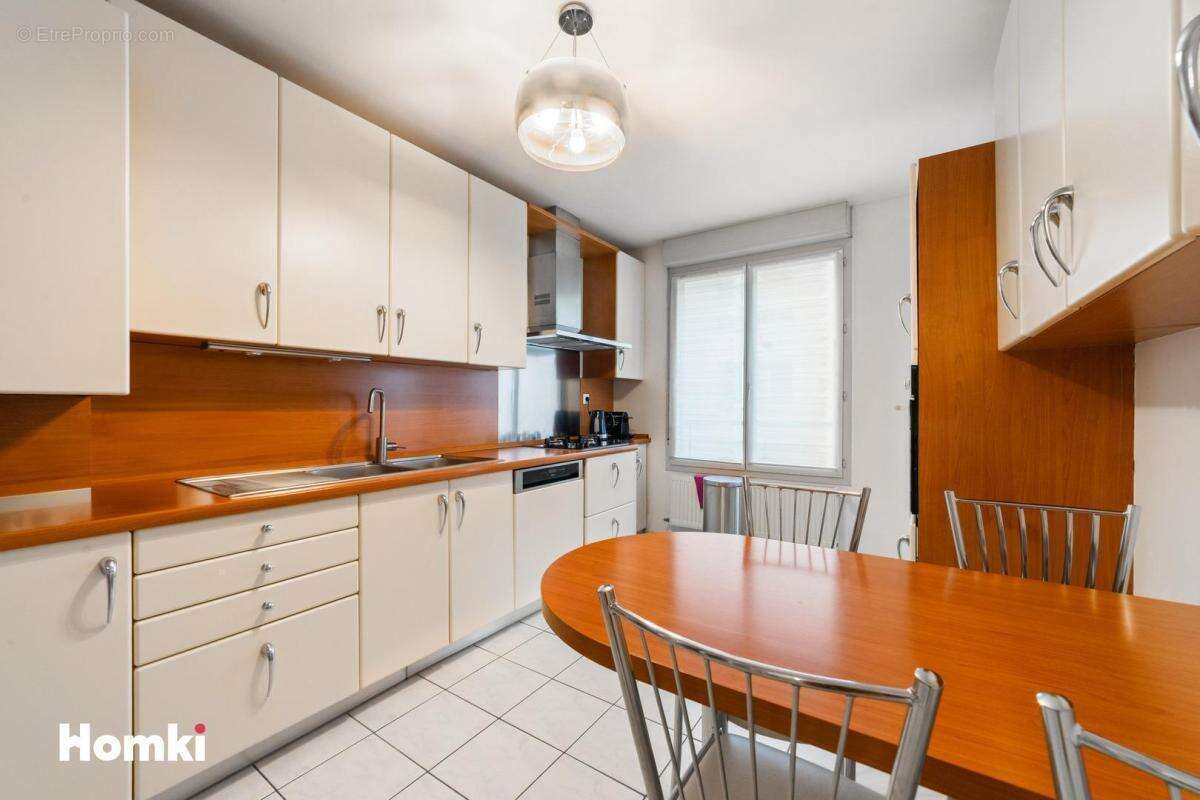 Appartement T5 de 109 m² à Gratte - ciel Villeurbanne 69100, Rue Edouard Vaillant - photo 6