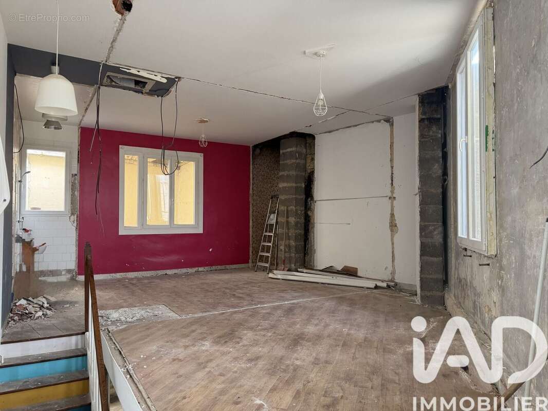 Photo 3 - Maison à SAINT-MEDARD-DE-GUIZIERES