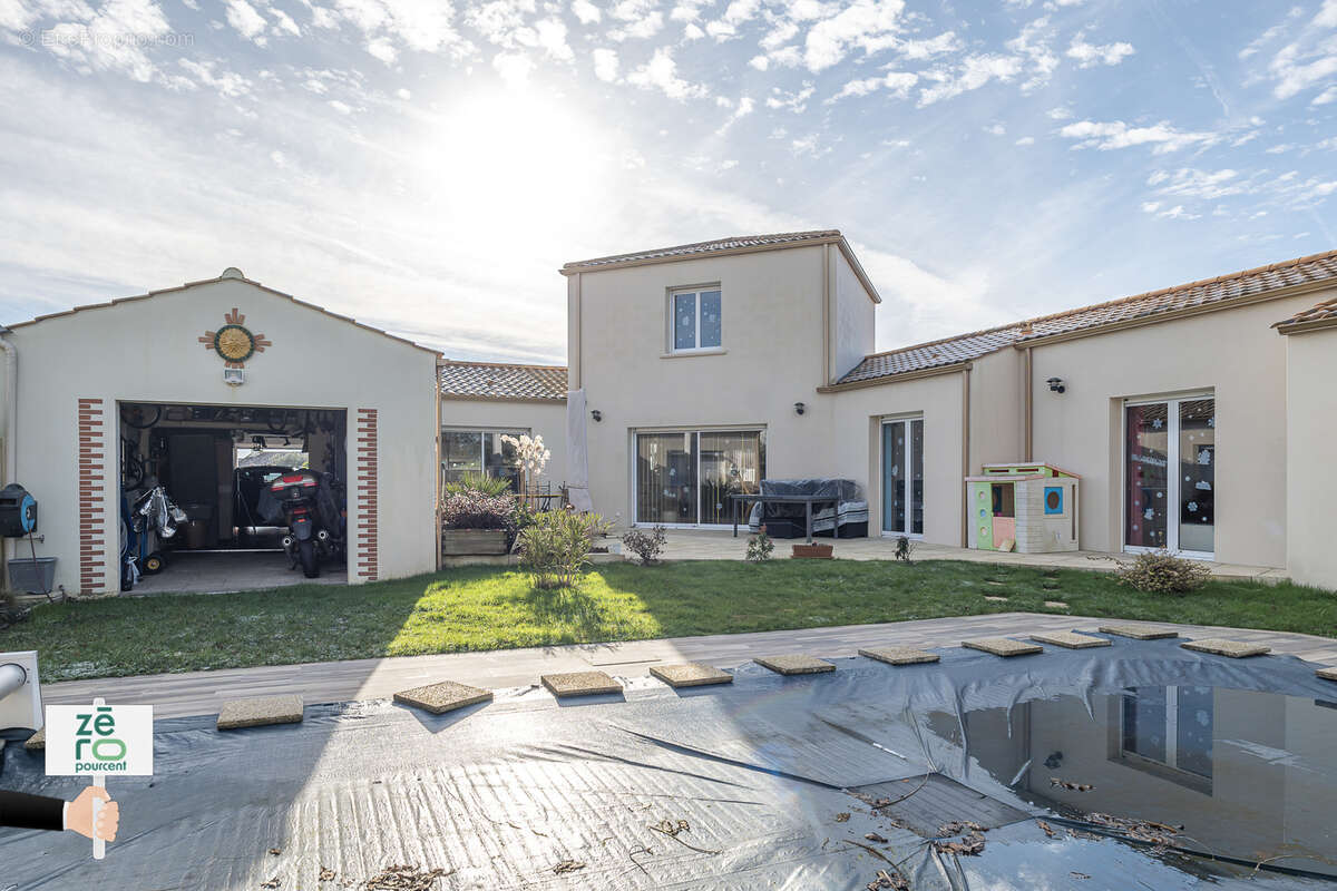 Maison à LANDEVIEILLE