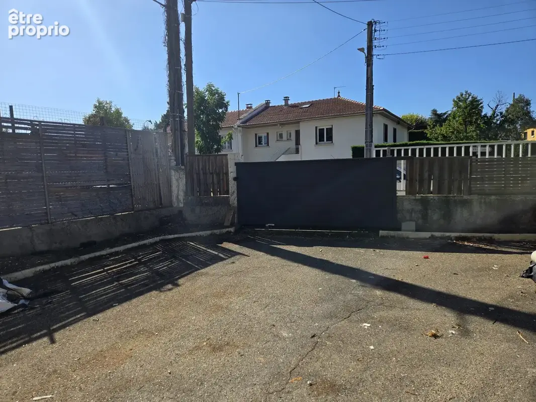 Commerce 53 m² à Bron  - photo 2