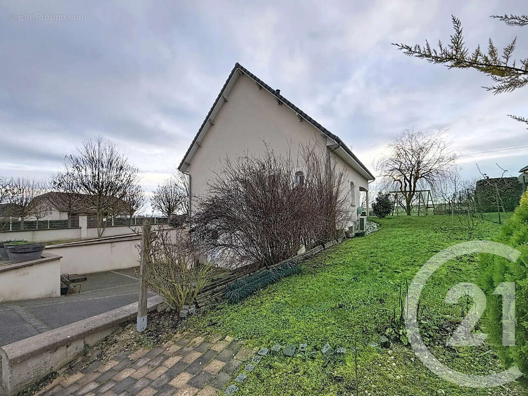 Maison à VILLECHETIF