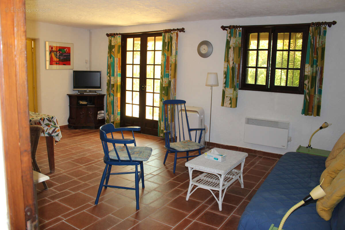 Maison à BORMES-LES-MIMOSAS