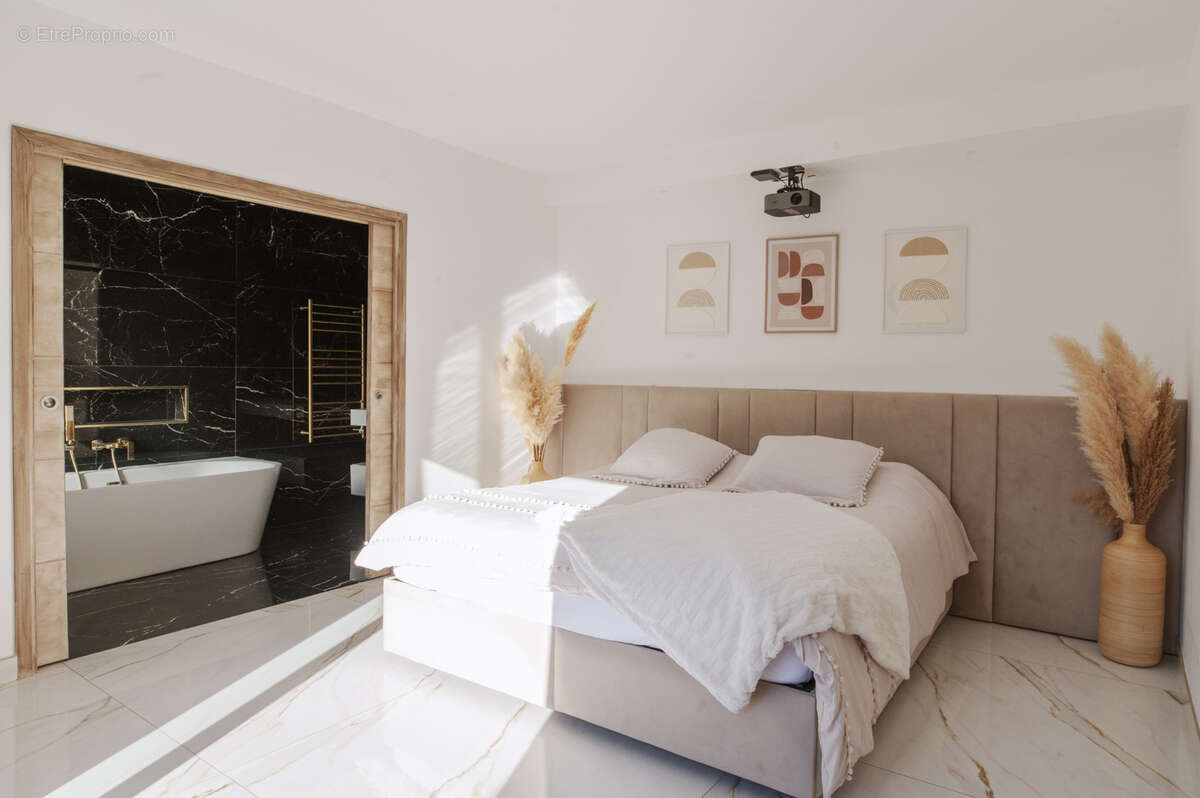 Maison à VILLEVIEILLE