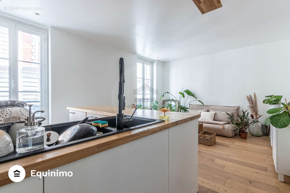 Appartement à PARIS-17E