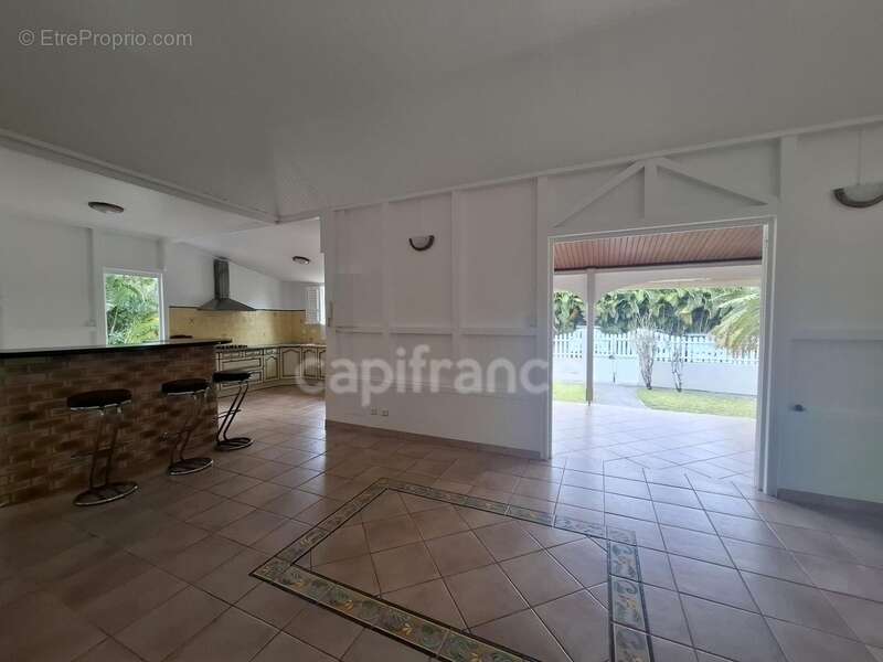 Maison à LES TROIS-ILETS