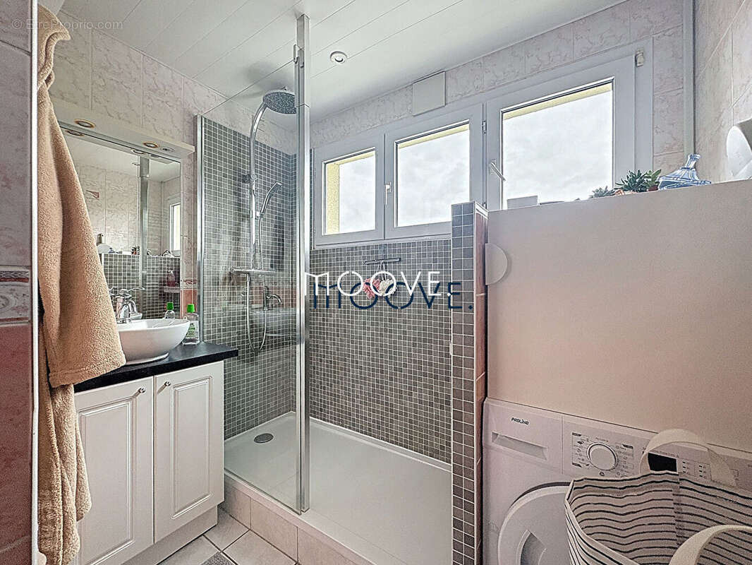 Appartement à SAINT-ETIENNE-DU-ROUVRAY