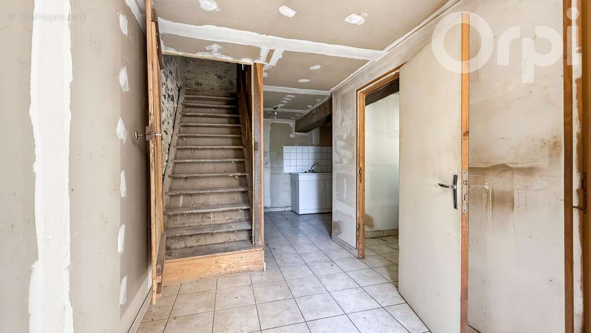  Maison à rénover avec ses 3 granges - photo 11